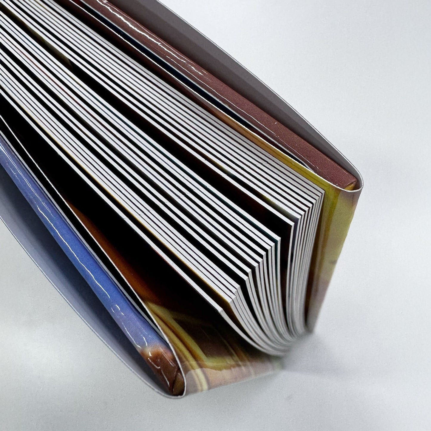 Libro infantil con acabado laminado brillante o mate